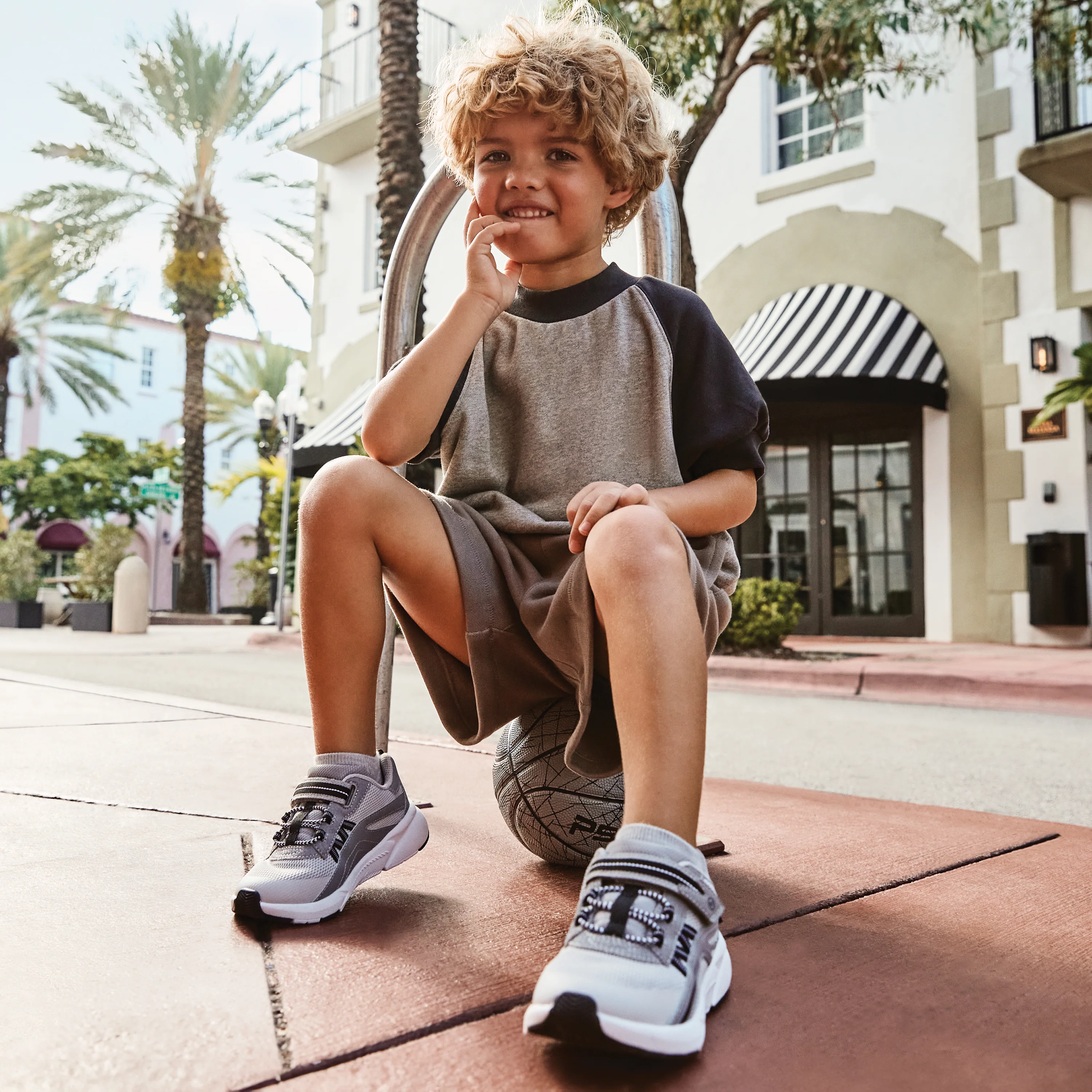 Journey 3.0 Sneaker - Big Kid Grey - Image 9